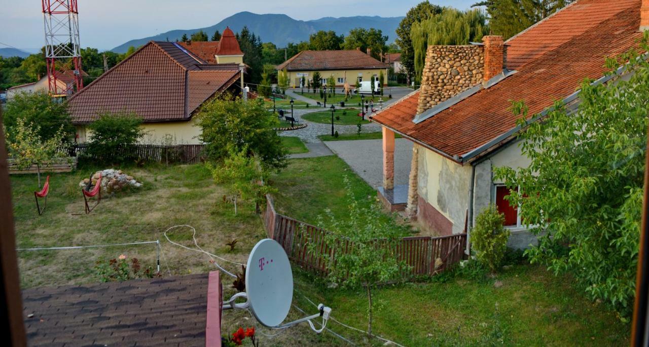 Pensiunea Salas Salasu de Sus Bagian luar foto